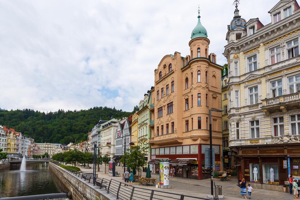 Apartments Bohemia Rhapsody Karlovy Vary Bagian luar foto
