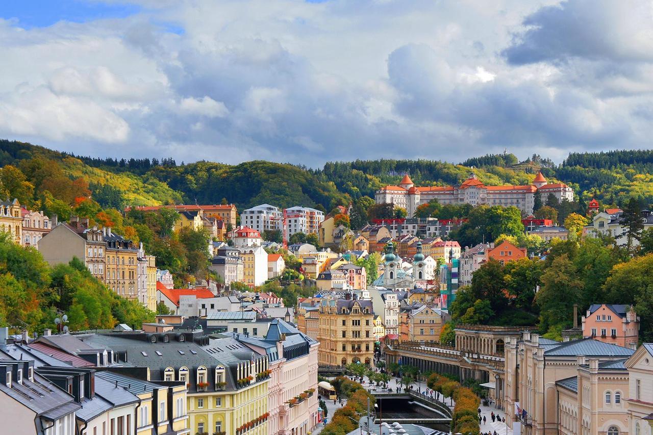 Apartments Bohemia Rhapsody Karlovy Vary Bagian luar foto