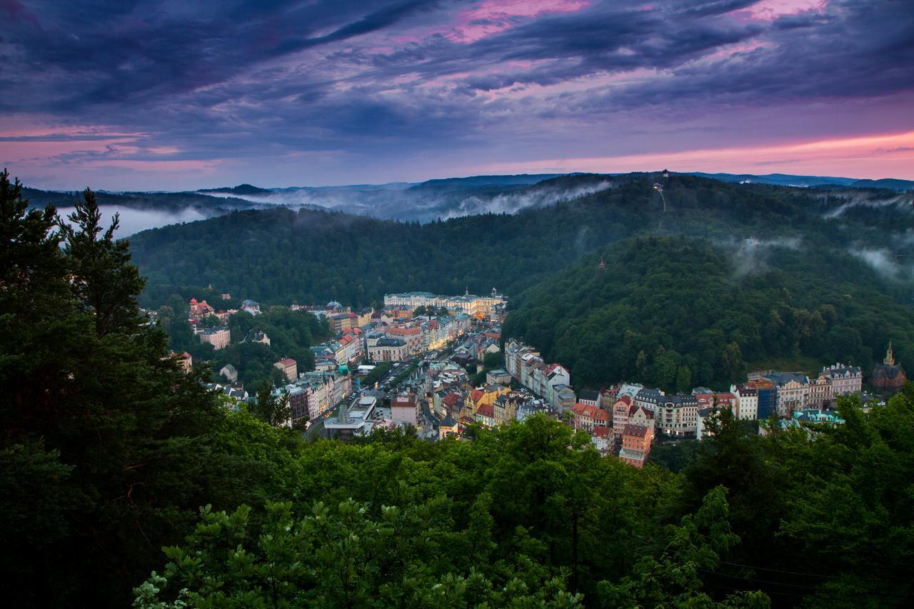 Apartments Bohemia Rhapsody Karlovy Vary Bagian luar foto